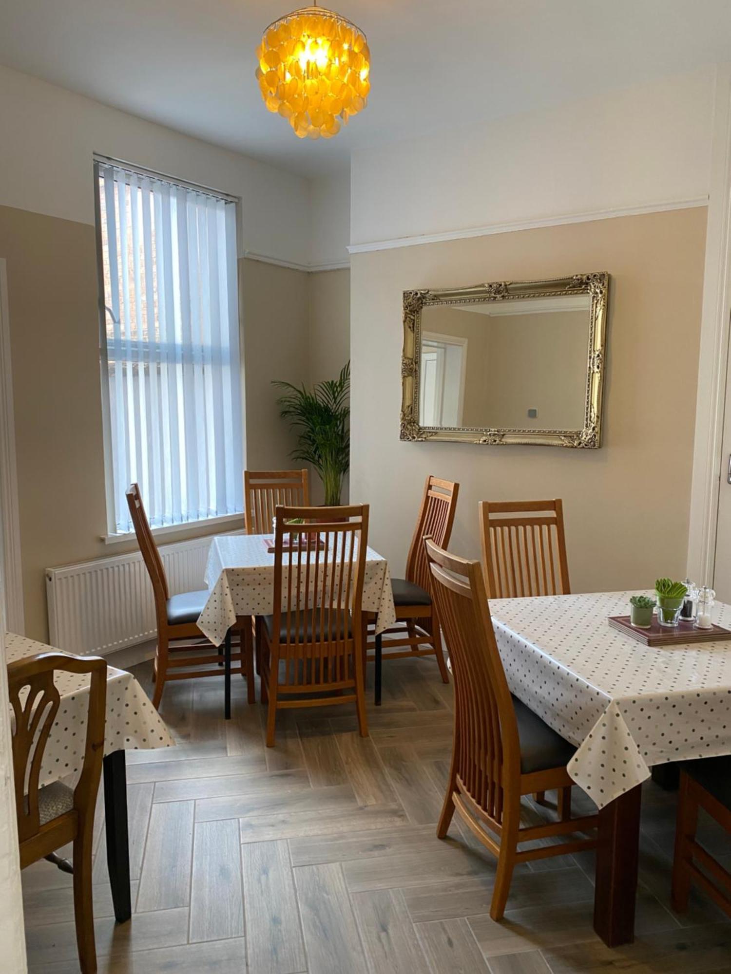 Roskeen Townhouse Belfast Buitenkant foto