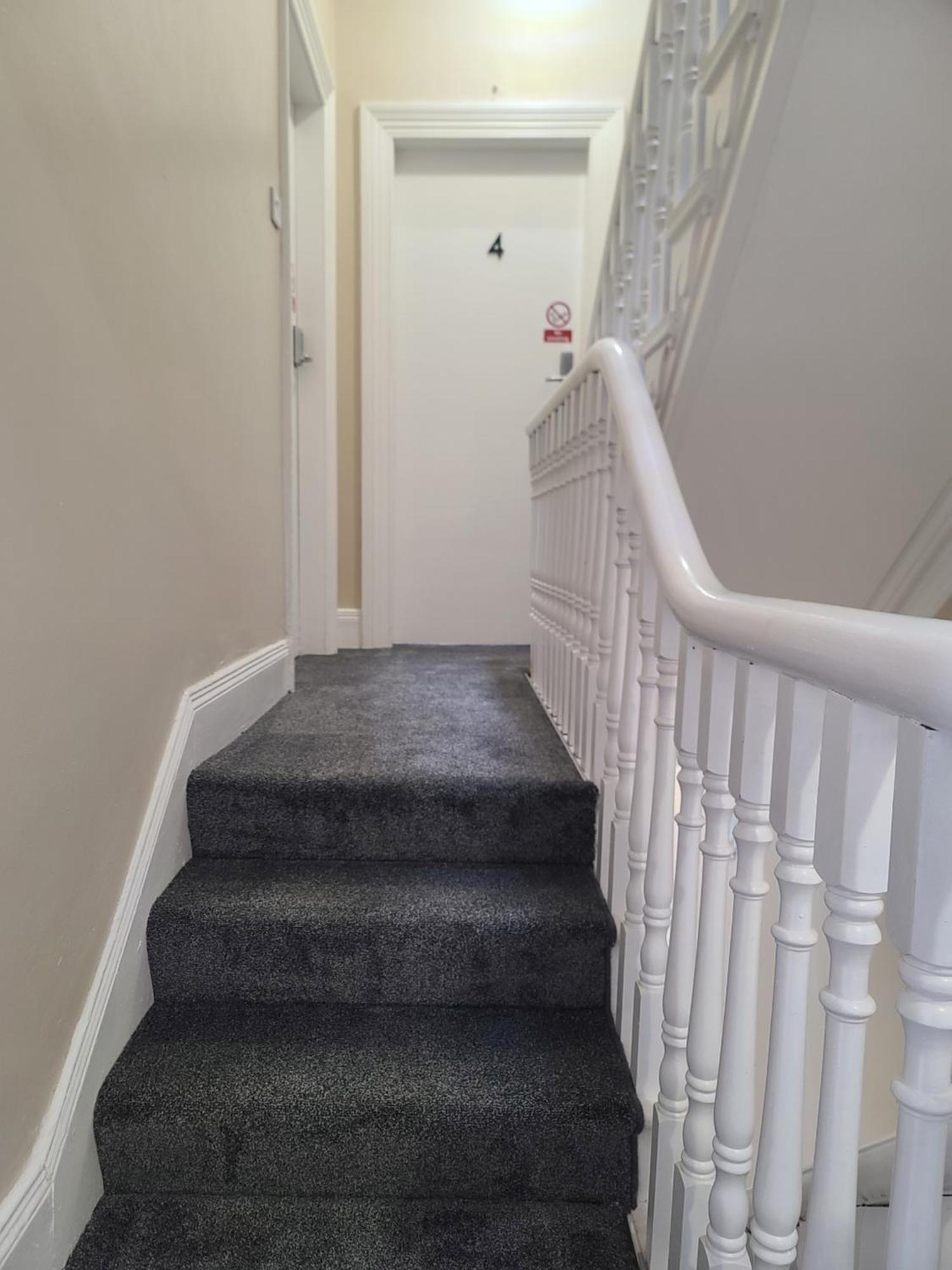 Roskeen Townhouse Belfast Buitenkant foto